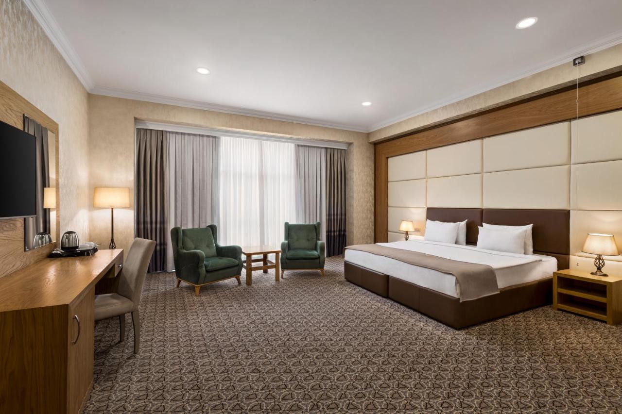 Wyndham Baku Hotel Ngoại thất bức ảnh